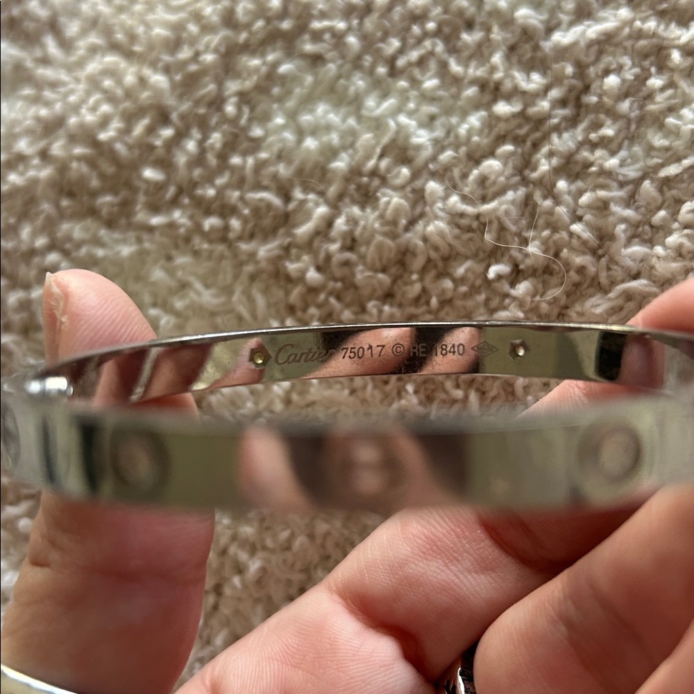 Cartier love bracelet - EASILY NEGOTIABLE - Picture 3 of 5